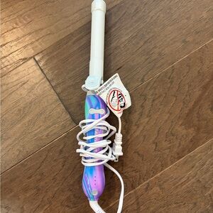 The Beachwaver Co. Iridescent Purple and Blue Curling Wand